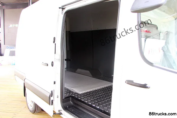 JAC Star 6 Series 2016 Model Logistics Version 148 hp closed van Cargo Box (1) | 86Trucks