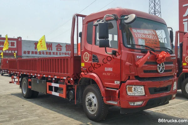 Dayun N6 Medium Truck 160 hp 4X2(6 wheels) 6.75m Flatbed Cargo Truck Exterior