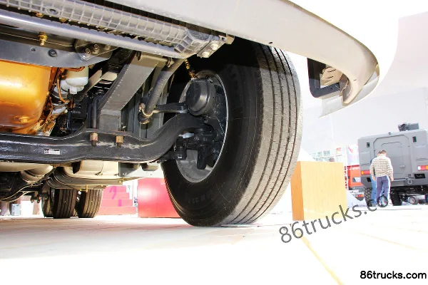 Dongfeng Liuqi Chenglong T7 Heavy Truck 520hp 6X4(10 wheels) Long-nose Tractor Truck Chassis (3) | 86Trucks