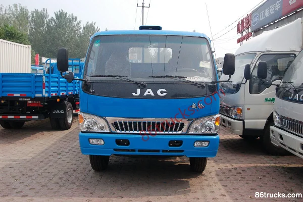 JAC Weiling 120hp 4X2(6 wheels) 5.2m semi-row stake truck Exterior (2) | 86Trucks