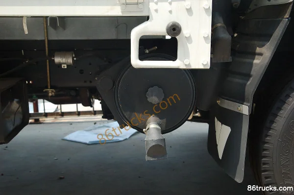 Foton Aumark N Series 95 hp 4X2(6 wheels) 4.25m single-row flatbed light truck (wide body) Chassis (3) | 86Trucks