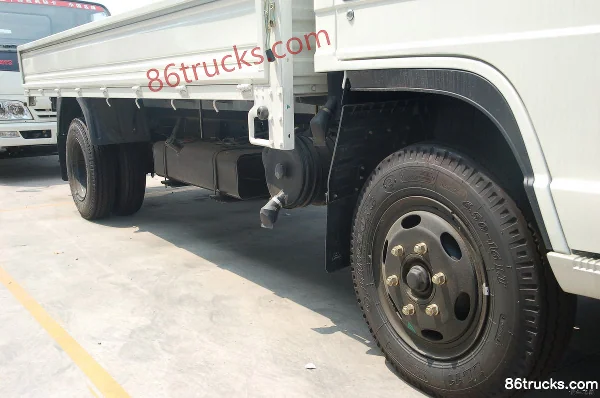Foton Aumark N Series 95 hp 4X2(6 wheels) 4.25m single-row flatbed light truck (wide body) Chassis (2) | 86Trucks