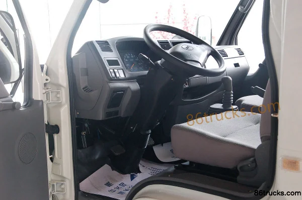 JMC Kaiyun 95hp 4X2(6 wheels) 3.1m Single Row Flatbed Light Truck Cab (3) | 86Trucks
