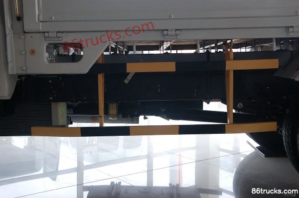 JMC Kaiyun 95hp 4X2(6 wheels) 3.1m Single Row Flatbed Light Truck Chassis (3) | 86Trucks