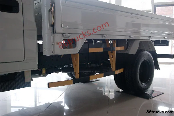 JMC Kaiyun 95hp 4X2(6 wheels) 3.1m Single Row Flatbed Light Truck Chassis (2) | 86Trucks