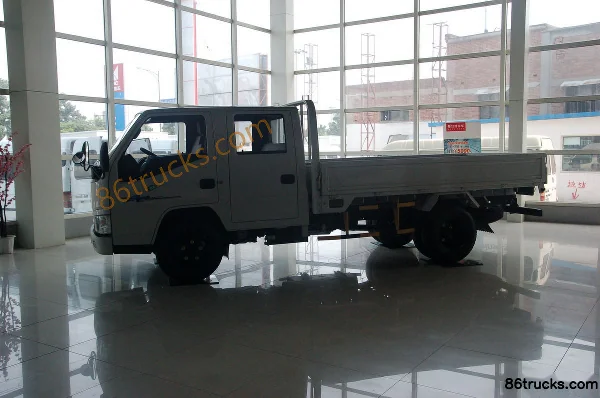 JMC Kaiyun 95hp 4X2(6 wheels) 3.1m Single Row Flatbed Light Truck Exterior (3) | 86Trucks