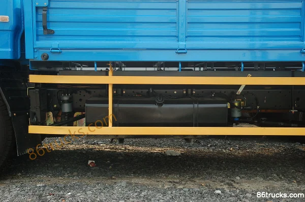 JMC Classic Shunda 109hp 4X2(6 wheels) 3.1m Single Row Flatbed Light Truck Chassis (3) | 86Trucks