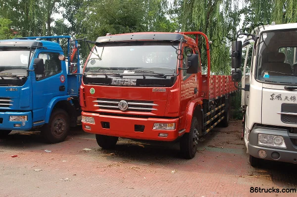 Dongfeng Kangba camion porteur 140 ch 4X2(6 roues) 5,8 m camion plateau ridelles (EQ1090G) Extérieur (2) | 86Trucks