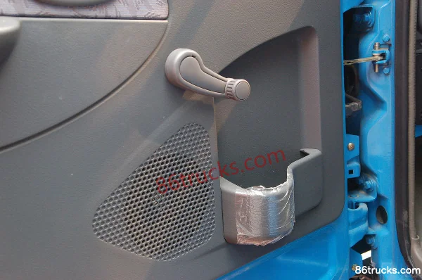 Dongfeng Duolika L 136 ch 4X2(6 roues) camion porteur plateau 6,2 m cabine simple (3) | 86Trucks