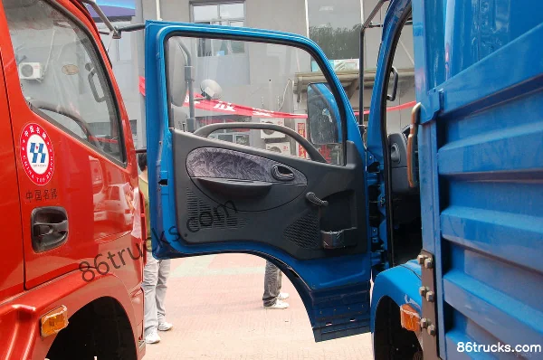 Dongfeng Duolika L 136 ch 4X2(6 roues) camion porteur plateau 6,2 m cabine simple (1) | 86Trucks