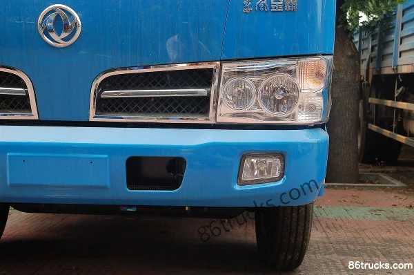 Dongfeng Jinba 115hp 4X2(6 wheels) 4.15m Single Row Flatbed Light Truck Exterior (3) | 86Trucks