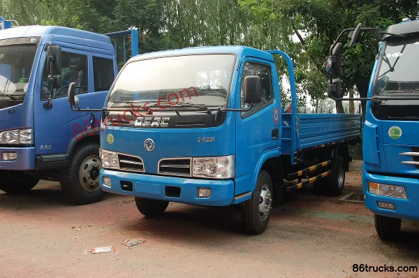 Dongfeng Jinba 115hp 4X2(6 wheels) 4.15m Single Row Flatbed Light Truck Exterior (2) | 86Trucks