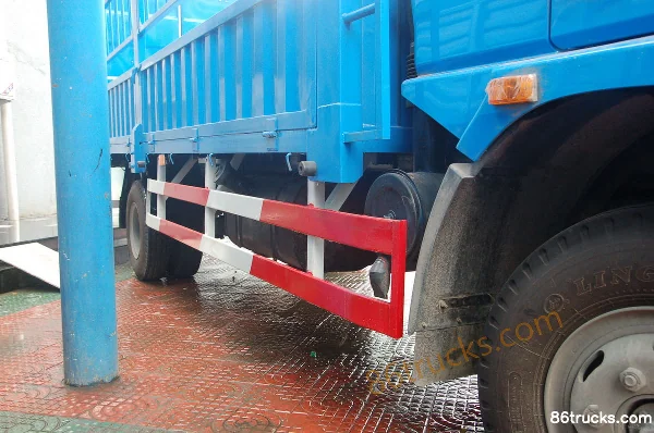 Dongfeng Duolika D8 Super 200 ch 4X2(6 roues) 6.2 m camion porteur à grille avec cabine avancée Carrosserie (3) | 86Trucks