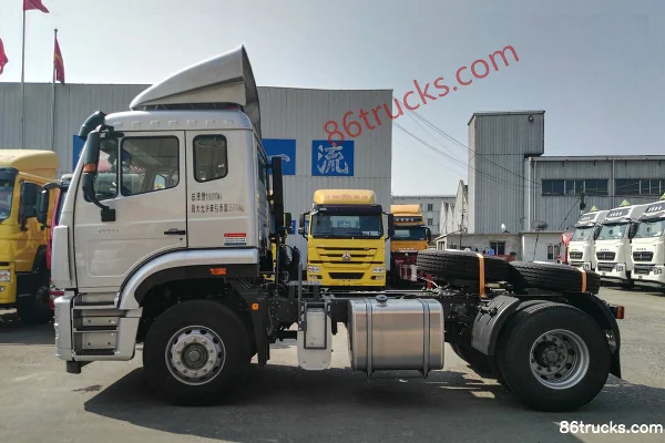 Sinotruk Hohan J5G heavy truck 310 hp 4X2(6 wheels) tractor truck Exterior (2) | 86Trucks