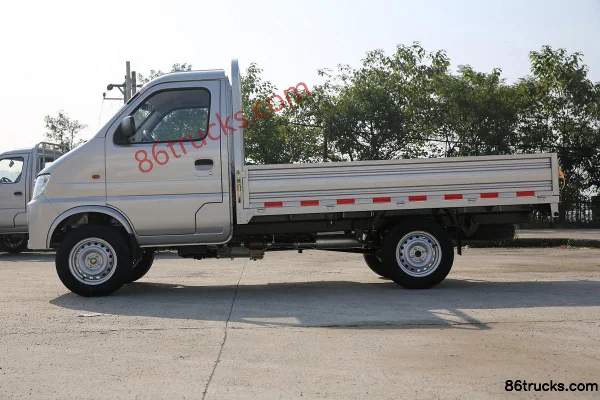 Changan Kuayue Xinbao MINI 1.2L 88hp 4X2(6 wheels) 2.6m single-row flatbed mini truck Exterior (3) | 86Trucks
