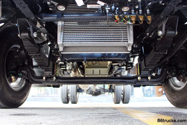 JAC Shuailing H330 152 hp 4X2(6 wheels) 4.12m single-row van light truck chassis (2) | 86Trucks