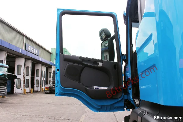Scania P Series Heavy Truck 400 hp 6X4(10 wheels) Tractor Truck (Hazardous Material Transport) (Model P400) Cab (1) | 86Trucks