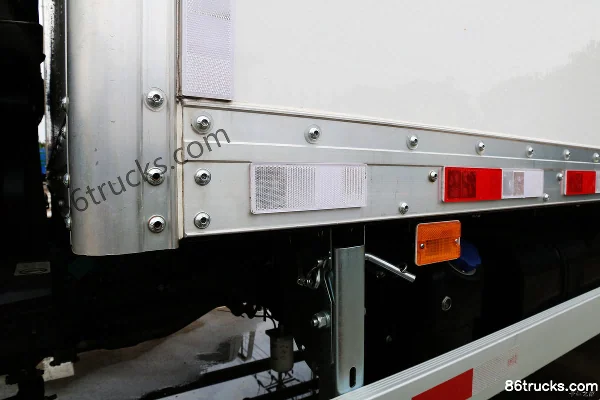 JAC Weishida W570 medium truck 160hp 4X2(6 wheels) 7.66m van cargo truck Body (2) | 86Trucks