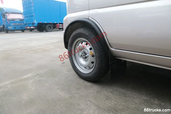Dongfeng T3 (formerly Xiaobawang W) 1.3L 87 hp 4X2(6 wheels) Gasoline 3.05m Single Row Grating Van Mini Truck Chassis (3) | 86Trucks
