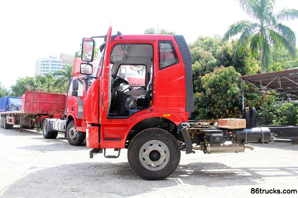 FAW Jiefang J6L camion porteur 180 ch 4X2(6 roues) châssis 6,8 m Cabine (1) | 86Trucks