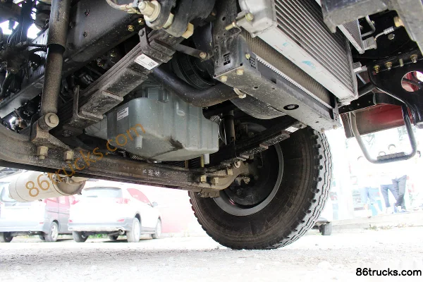 FAW Jiefang J6L Medium Truck 180 hp 4X2(6 wheels) 7.7m Van Cargo Truck Chassis (2) | 86Trucks