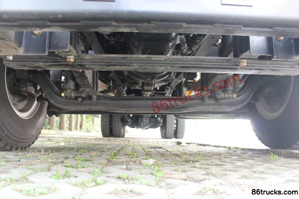 Qingling VC46 Heavy Truck 350 hp 6X4(10 wheels) 9.5m Wing Van Cargo Truck Chassis (2) | 86Trucks