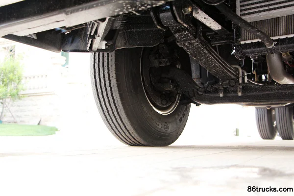 Foton Auman CTS 170hp 4X2(6 wheels) 4.8m One-and-a-half Row Van Cargo Truck (China VI) Chassis (3) | 86Trucks