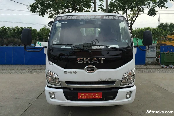Shijun Sikate 102 hp 4X2(6 wheels) 3.8m Single Row Flatbed Light Truck Exterior (2) | 86Trucks