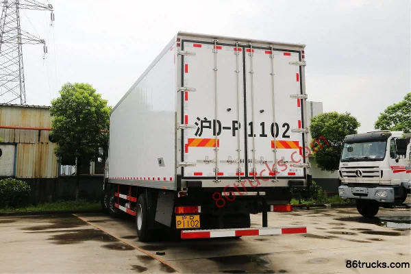 Dongfeng Commercial Vehicle Tianlong 245 hp 6X2(8 wheels) 9.4m Refrigerated Truck Exterior (3) | 86Trucks