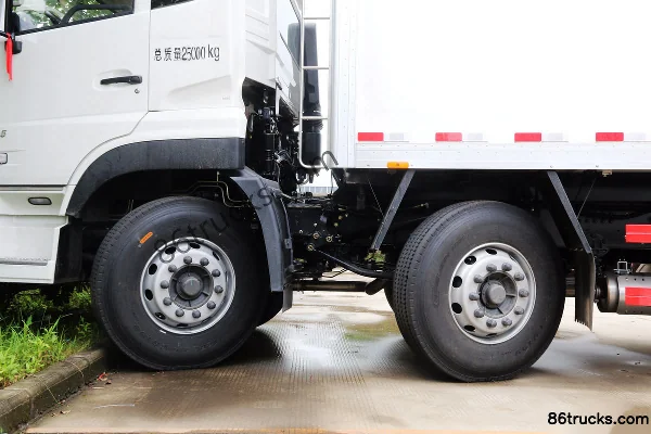 Dongfeng Commercial Vehicle Tianlong 245 hp 6X2(8 wheels) 9.4m Refrigerated Truck Chassis (1) | 86Trucks