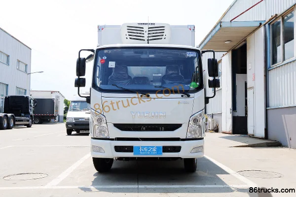 Yuejin Chaoyue C300 125hp 4X2(6 wheels) Refrigerated Truck Exterior (2) | 86Trucks