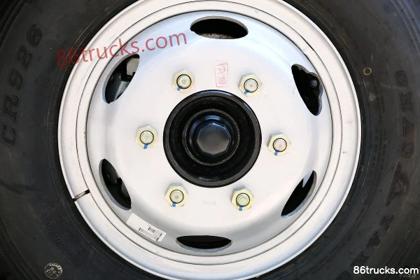 Yuejin Chaoyue C300 125hp 4X2(6 wheels) Refrigerated Truck Chassis (3) | 86Trucks