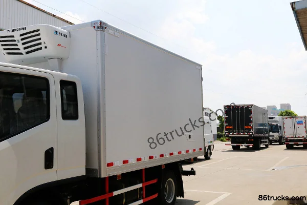 Yuejin Chaoyue C300 125hp 4X2(6 wheels) Refrigerated Truck Body (3) | 86Trucks
