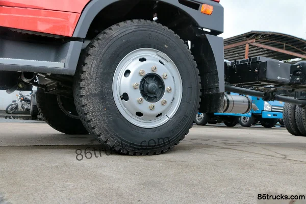 FAW Jiefang Qingdao Long V camion moyen 180 ch 4X2(6 roues) châssis de camion porteur empattement 5250 (3) | 86Trucks