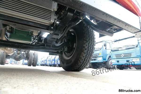 FAW Jiefang Qingdao Long V camion moyen 180 ch 4X2(6 roues) châssis de camion porteur empattement 5250 (2) | 86Trucks