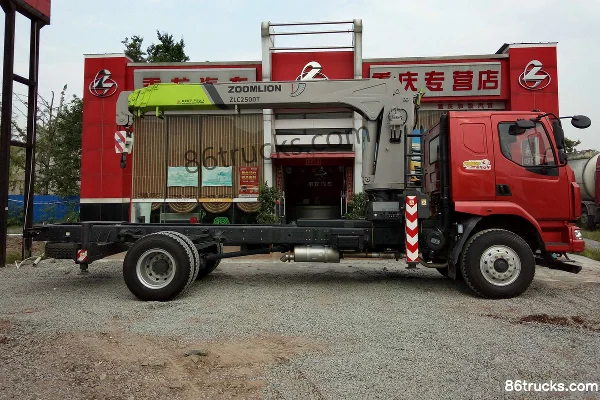 Dongfeng Liuqi Chenglong M3 180 ch 4X2(6 roues) Camion avec grue auxiliaire Extérieur (3) | 86Trucks