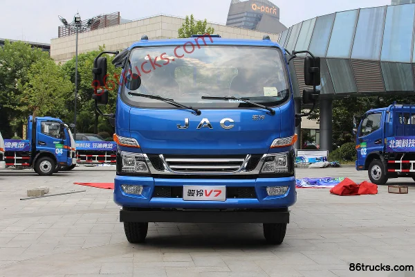 JAC Junling V7 156 hp 4X2(6 wheels) 4.845 m Single Row Flatbed Light Truck Exterior (2) | 86Trucks