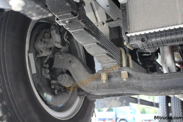 JAC Junling V7 156 hp 4X2(6 wheels) 4.845 m Single Row Flatbed Light Truck Chassis (2) | 86Trucks