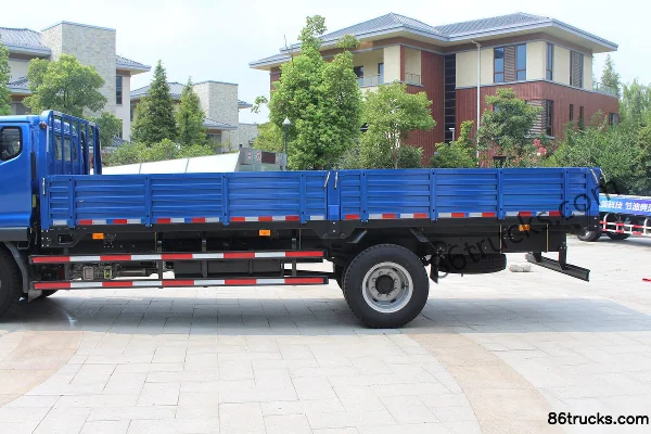 JAC Junling V7 156 hp 4X2(6 wheels) 4.845 m Single Row Flatbed Light Truck Body (1) | 86Trucks
