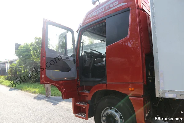 Foton Auman GTL 6 Series Heavy Truck Super Edition 280 hp 6X2(8 wheels) 9.6m van express truck Cab (1) | 86Trucks