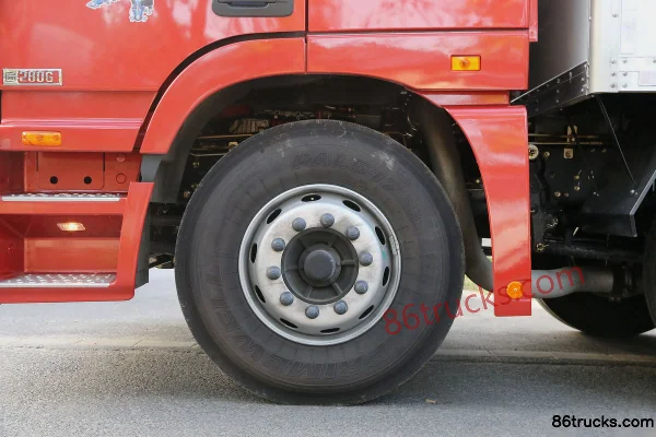 Foton Auman GTL 6 Series Heavy Truck Super Edition 280 hp 6X2(8 wheels) 9.6m van express truck Chassis (3) | 86Trucks