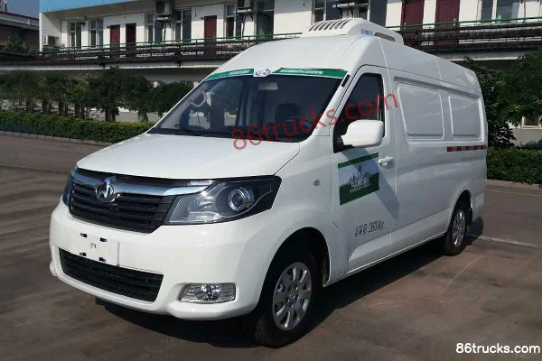 Changan Light Vehicle Ruixing M90 124hp 4X2(6 wheels) refrigerated truck Exterior (3) | 86Trucks