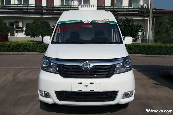 Changan Light Vehicle Ruixing M90 124hp 4X2(6 wheels) refrigerated truck Exterior (2) | 86Trucks