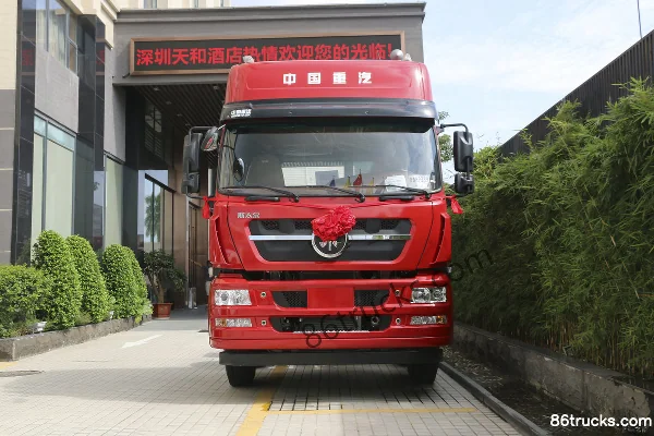 Sinotruk Steyr M5G Heavy Truck 340hp 8X4(12 wheels) 9.6m Cargo Truck Chassis Exterior (2) | 86Trucks