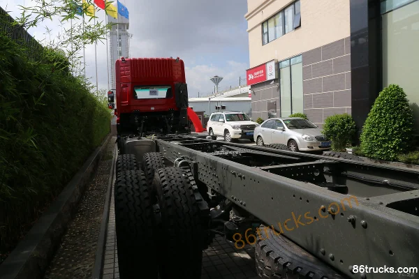 Sinotruk Steyr M5G Heavy Truck 340hp 8X4(12 wheels) 9.6m Cargo Truck Chassis (2) | 86Trucks
