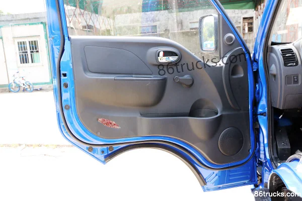 JAC Kangling K5 116 hp 4X2(6 wheels) 3308 mm wheelbase light truck chassis Cab (2) | 86Trucks