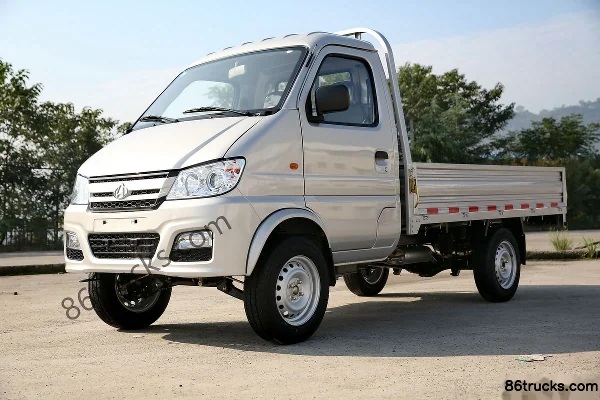 Changan Kuayue Xinbao MINI 1.0L 68 hp 4X2(6 wheels) 2.6m Single Row Flatbed Micro Truck (Short Wheelbase) Exterior (3) | 86Trucks