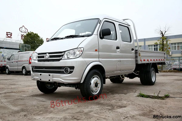 Changan Kuayue Xinbao II 1.2L 88 ch 4X2(6 roues) 2,6 m micro camion plateau double cabine Extérieur (3) | 86Trucks
