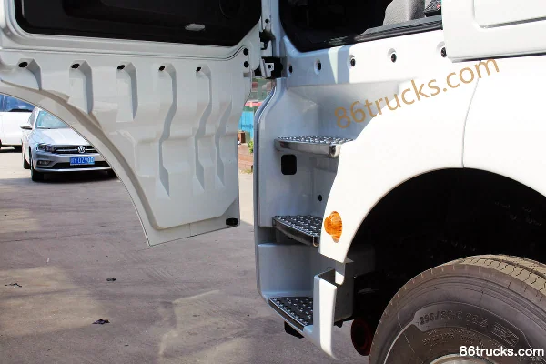 Sinotruk Sitrak C7H Heavy Truck 400hp 6X4(10 wheels) Tractor Truck Cab (2) | 86Trucks