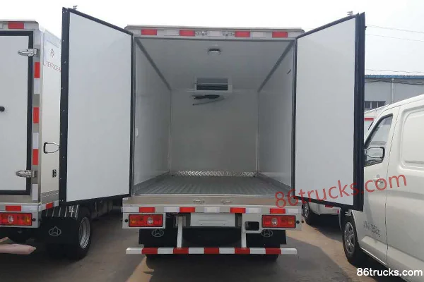 Changan Light Truck Shenqi T20 116 ch 4X2(6 roues) Camion frigorifique Cabine (2) | 86Trucks